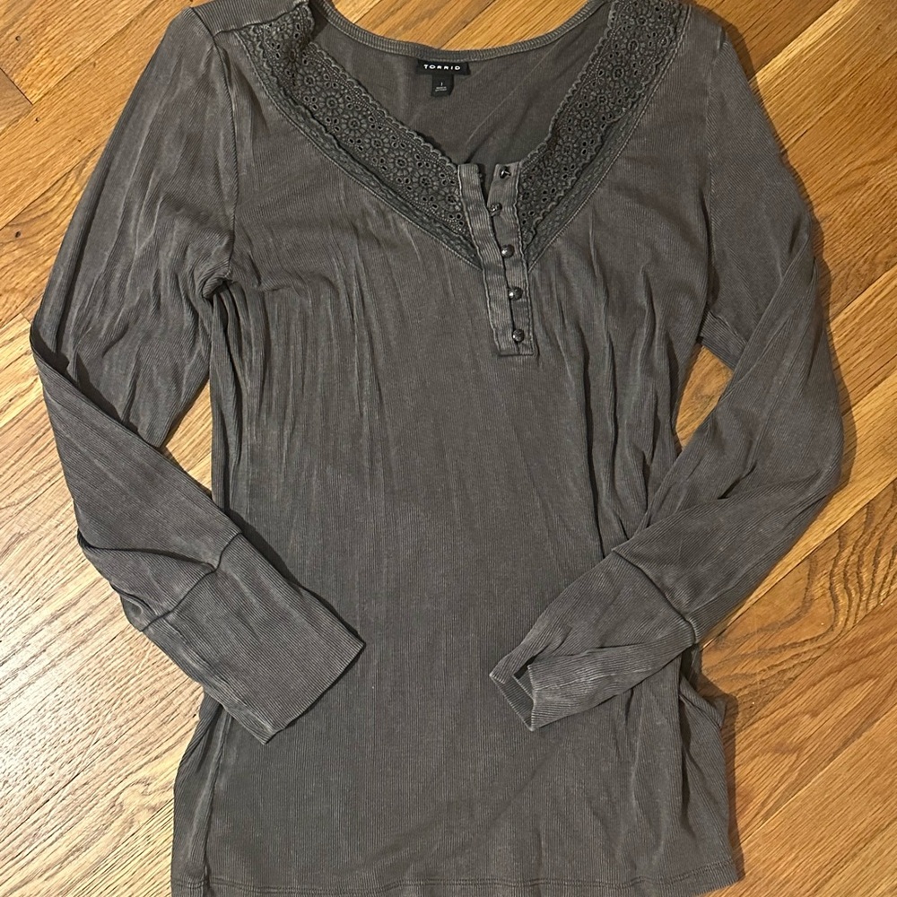 Torrid Charcoal Long Sleeve Top with Lace Trim size 1